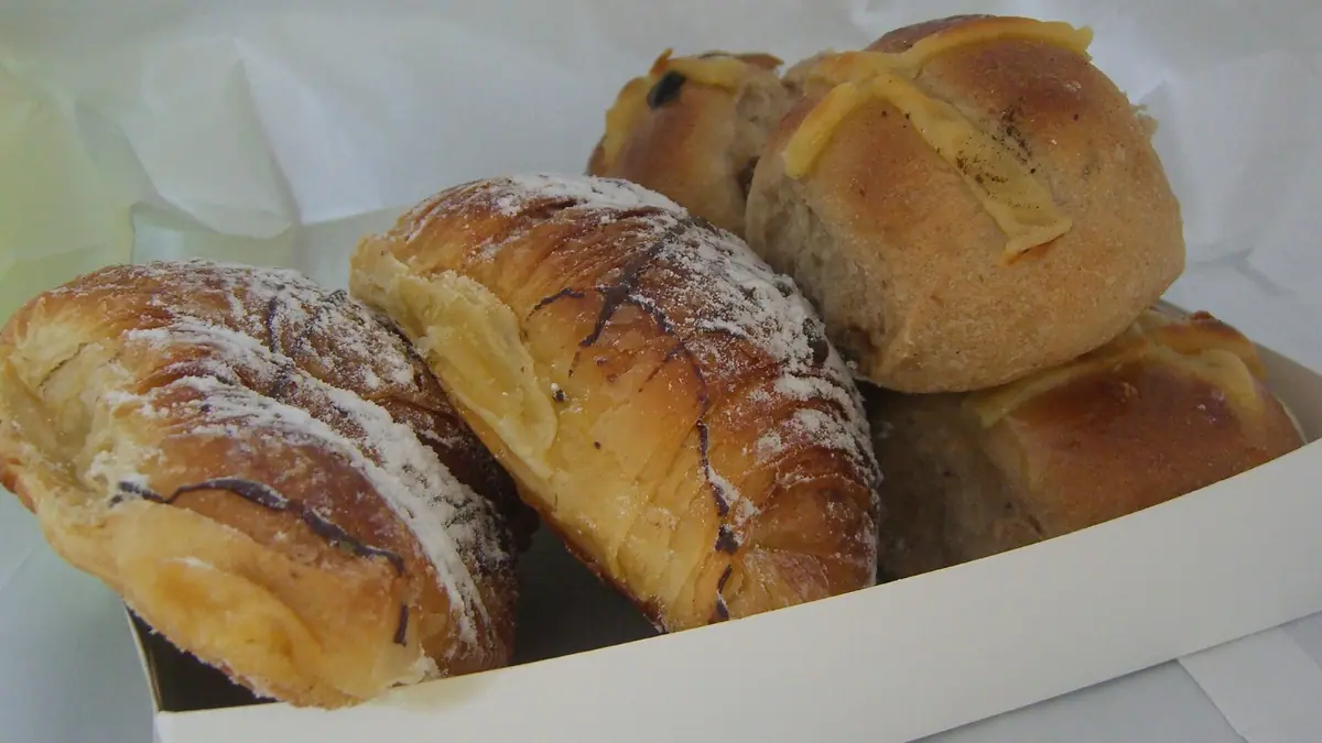 Aux Merveilleux de Fred – french bakery in Clapham Junction, London